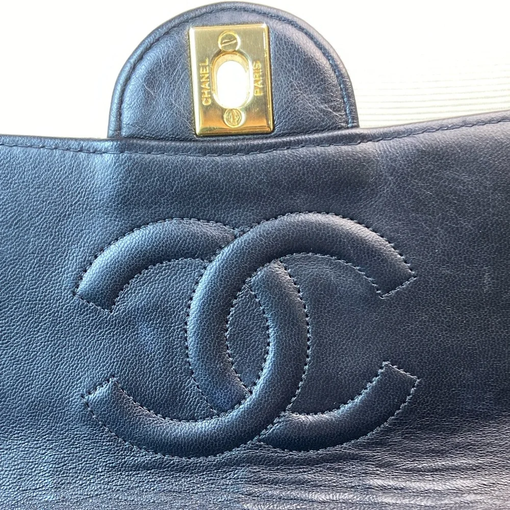 HOLD - CHANEL Vintage Black Lambskin Flap Bag Medium GHW - Picture 13 of 16